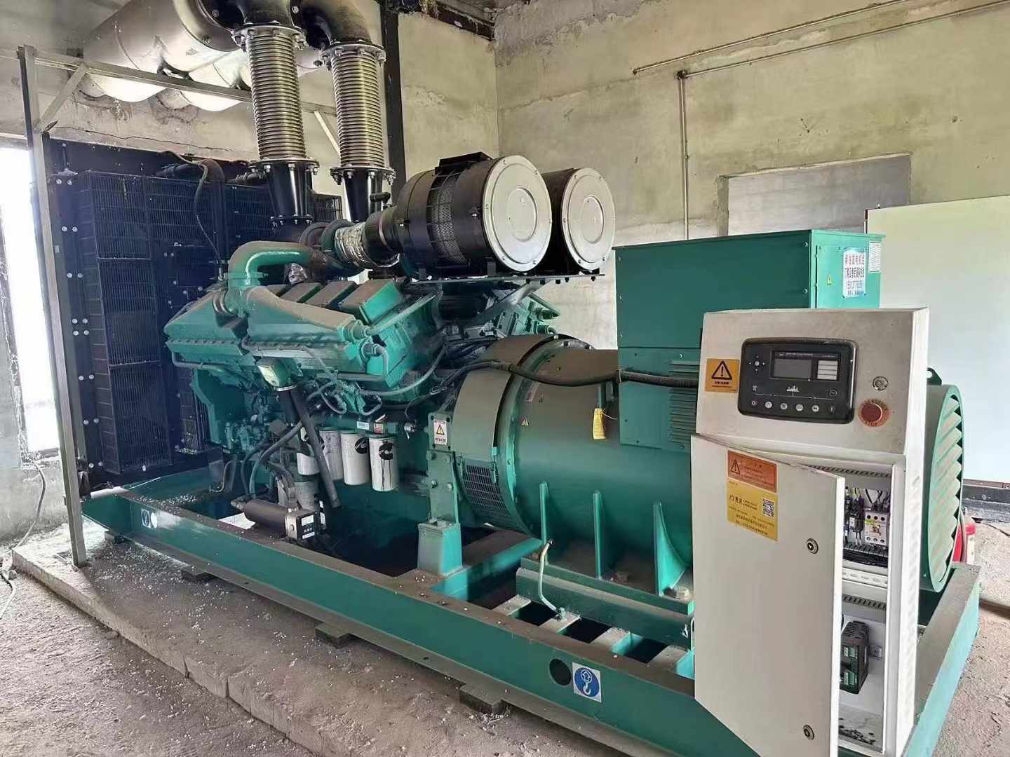 中山无功补偿装置的性能评估需要考虑哪些因素？