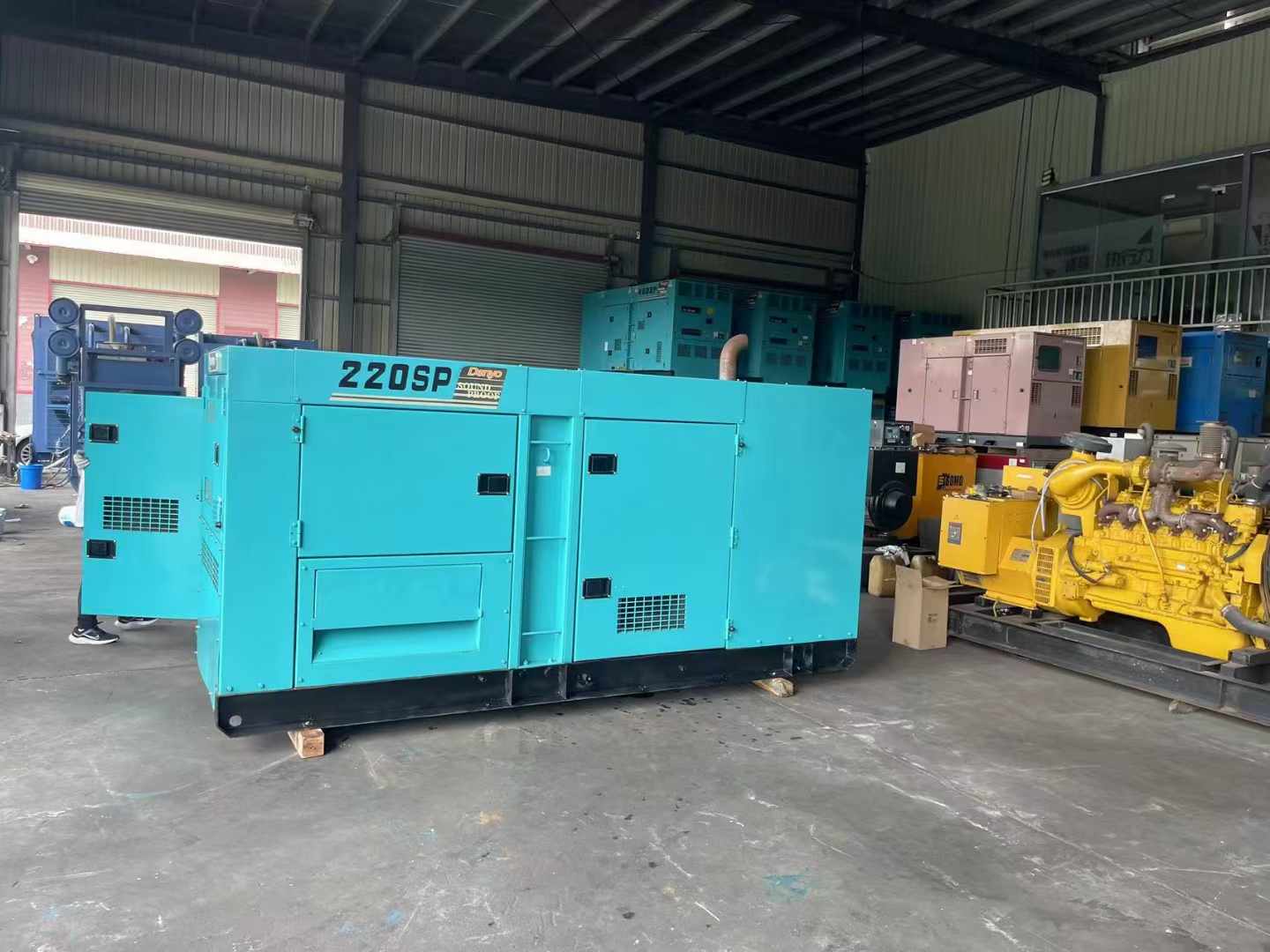 中山柴油发电机组长期不间断运行时，如何监控其温度和压力？