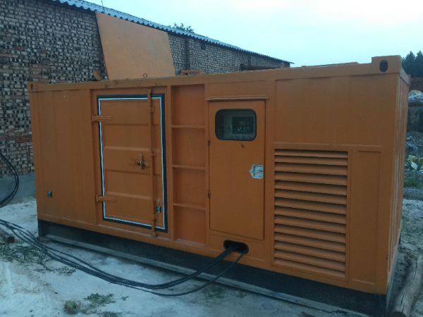 中山发电机组长期使用中，电缆线的敷设路径有哪些要求？